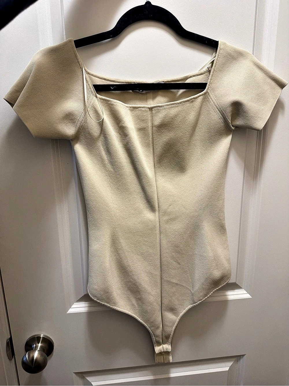 Zara Short Sleeve Bodysuit in Cream Size Medium